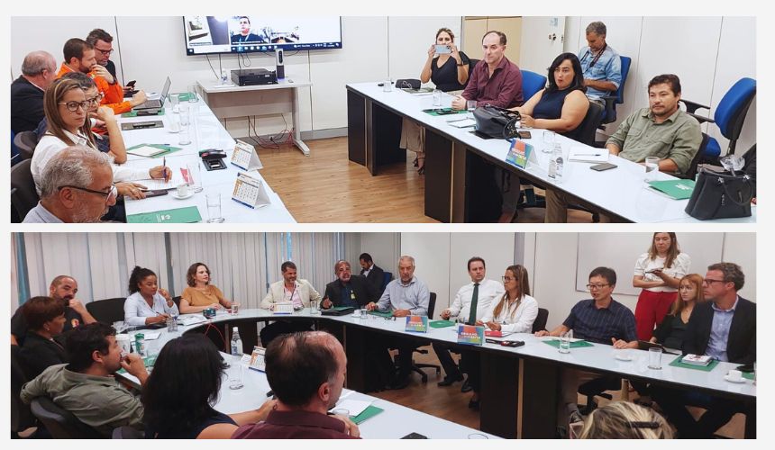 duas imagens. as duas são da mesa de reunião.