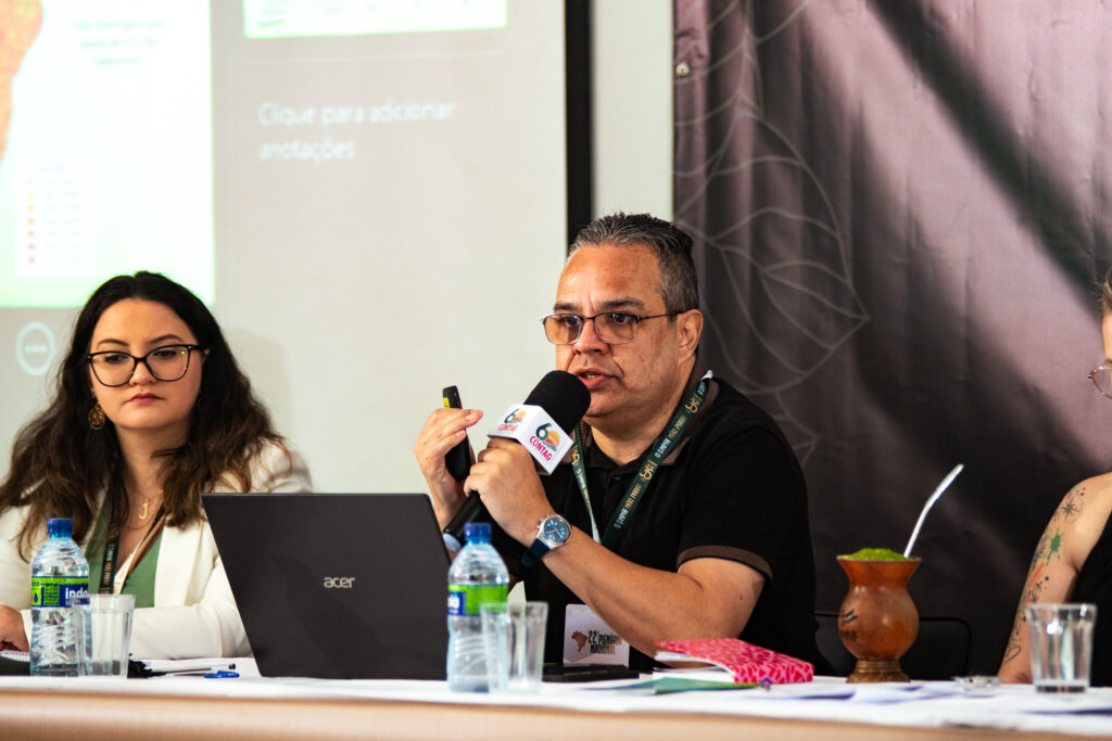 Roberto Xavier do Diesat participando da Plenária Nacional DO SINPAF, em Brasília. 