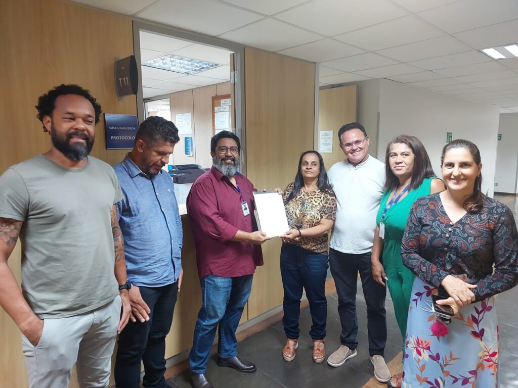 foto na porta do protocolo da Embrapa